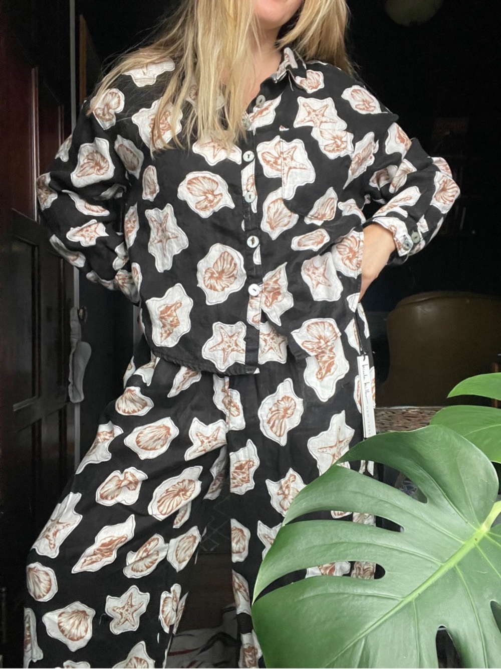 Nicole Miller Black linen Set with Shell Print M/L